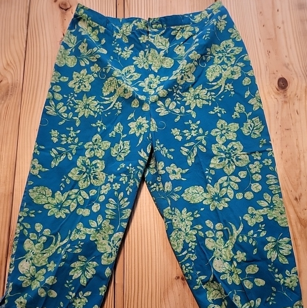 Wildlife Sportswear Sz 14 Blue & Green Print Capris Floral Casual Beach Summer